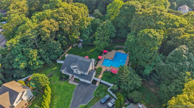 43 Barrow Court, Huntington, NY 11743