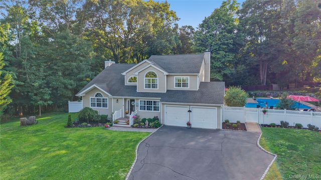 43 Barrow Court, Huntington, NY 11743
