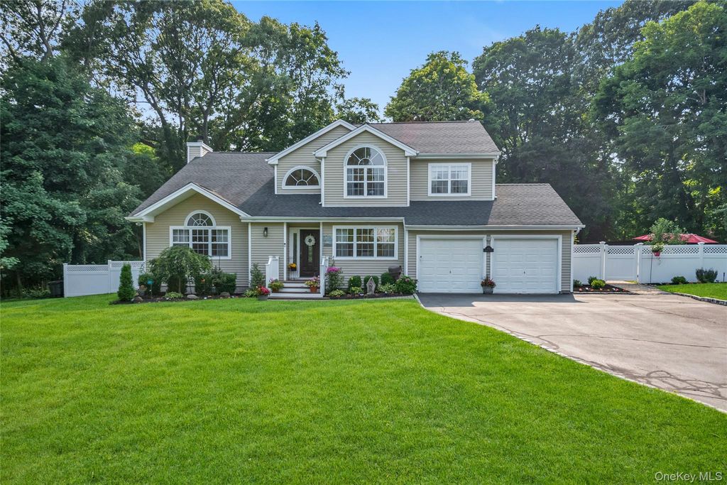 43 Barrow Court, Huntington, NY 11743