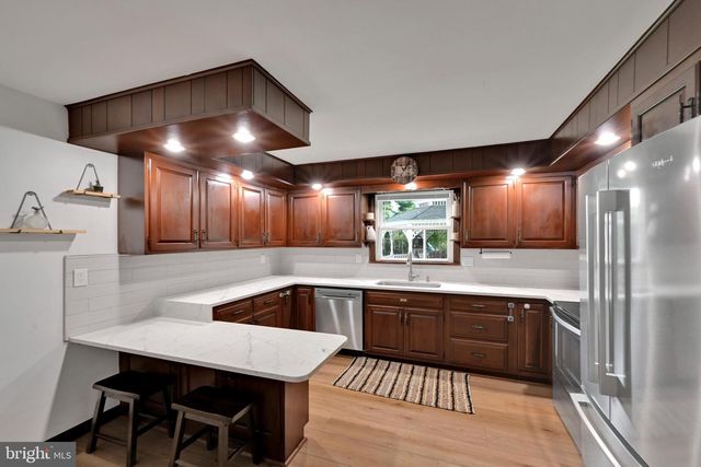 843 DOUGLAS DR, Lititz, PA 17543