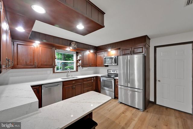 843 DOUGLAS DR, Lititz, PA 17543