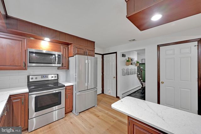 843 DOUGLAS DR, Lititz, PA 17543