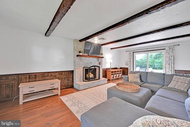 843 DOUGLAS DR, Lititz, PA 17543