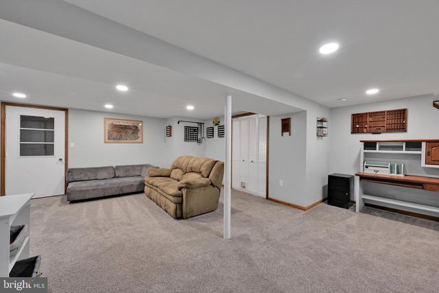 843 DOUGLAS DR, Lititz, PA 17543
