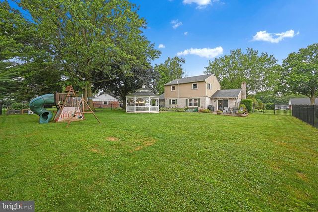 843 DOUGLAS DR, Lititz, PA 17543