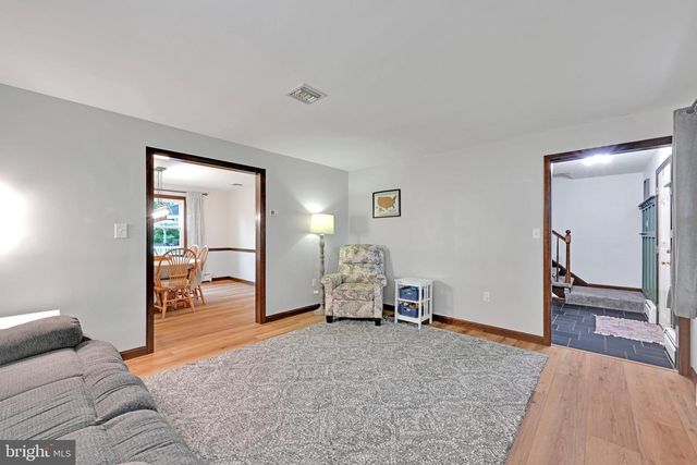 843 DOUGLAS DR, Lititz, PA 17543