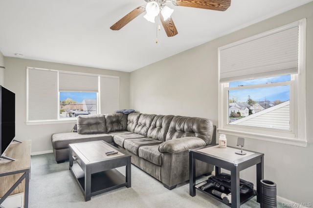 580 Center Briarwood Avenue, West Islip, NY 11795