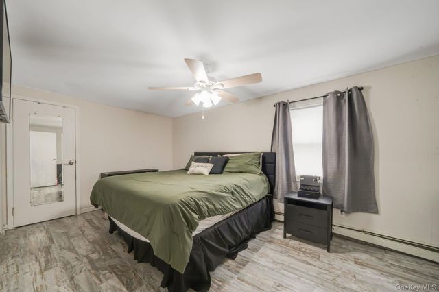 580 Center Briarwood Avenue, West Islip, NY 11795