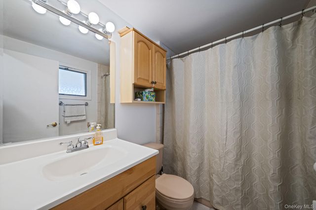 580 Center Briarwood Avenue, West Islip, NY 11795