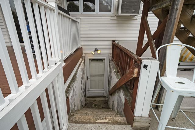 580 Center Briarwood Avenue, West Islip, NY 11795