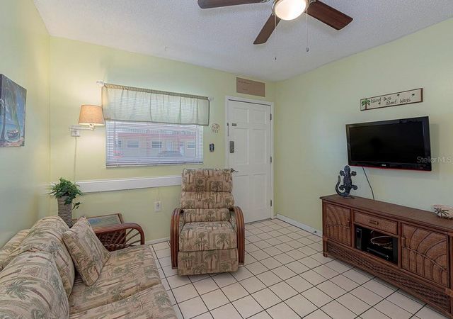 8567 W GULF BOULEVARD 3N, St Petersburg, FL 33706