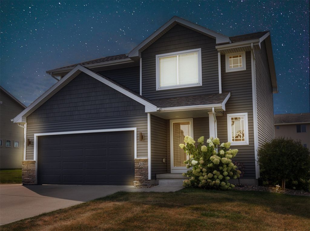 20 NE Badger Lane, Waukee, IA 50263