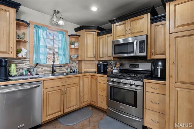 444 County Highway 505, Benton, MO 63736