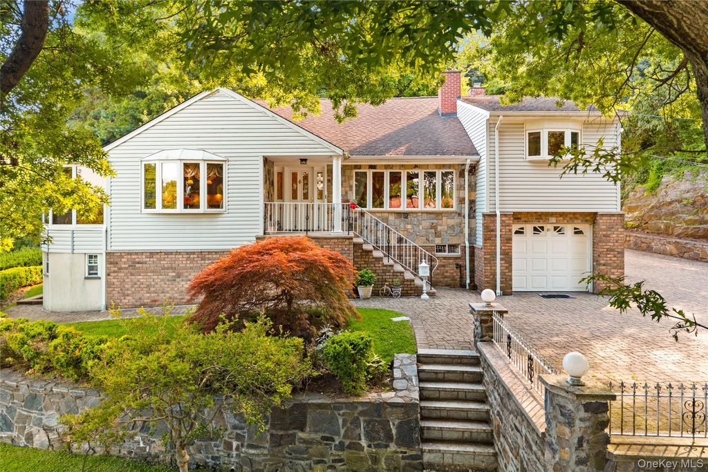 81 Avondale Road, Yonkers, NY 10710 — photo 2