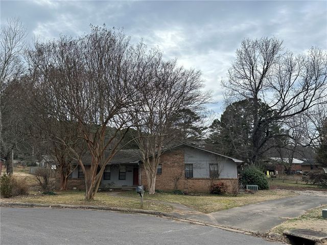 507 Dalewood Court, Russellville, AR 72801