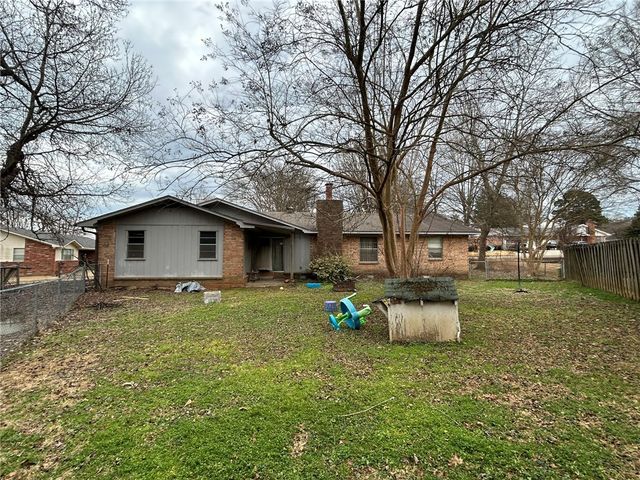 507 Dalewood Court, Russellville, AR 72801