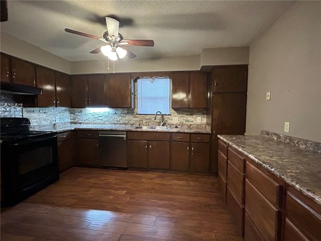 507 Dalewood Court, Russellville, AR 72801