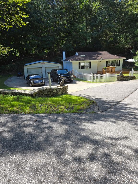 59 Hinckley Street, Norwich, CT 06360