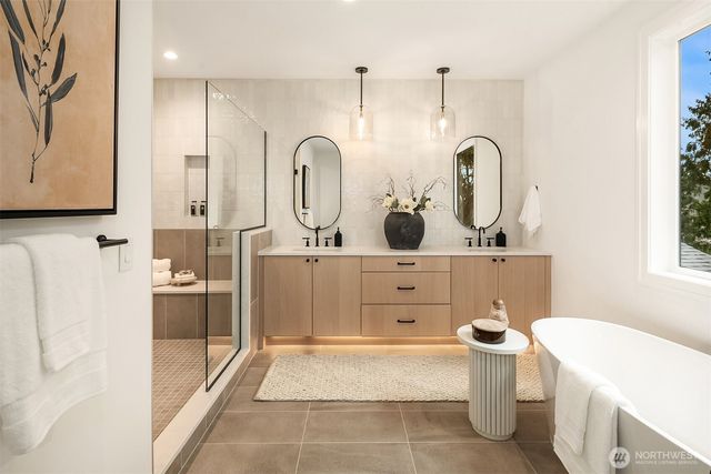 1706 111th Avenue NE, Bellevue, WA 98004