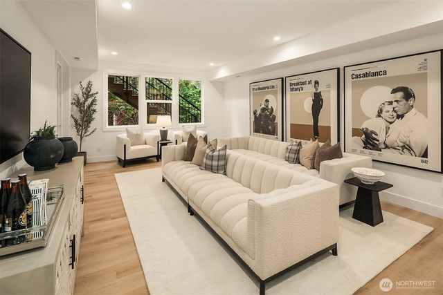 1706 111th Avenue NE, Bellevue, WA 98004