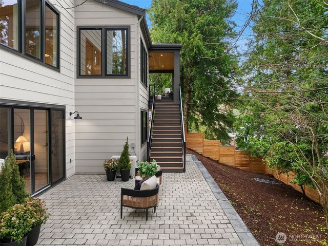 1706 111th Avenue NE, Bellevue, WA 98004