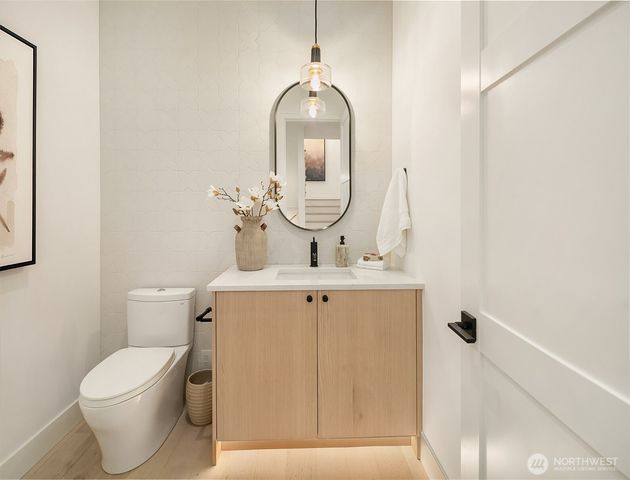 1706 111th Avenue NE, Bellevue, WA 98004