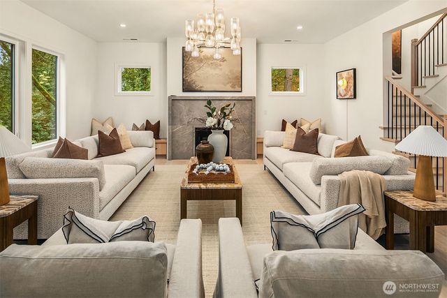 1706 111th Avenue NE, Bellevue, WA 98004