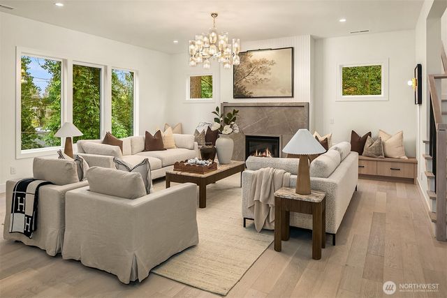 1706 111th Avenue NE, Bellevue, WA 98004