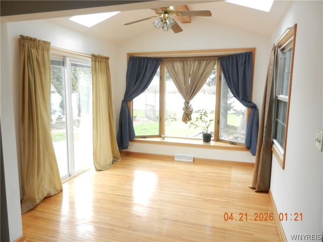62 Deer Chase Rd Road, West Seneca, NY 14224