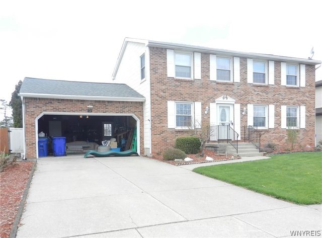 62 Deer Chase Rd Road, West Seneca, NY 14224