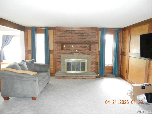 62 Deer Chase Rd Road, West Seneca, NY 14224