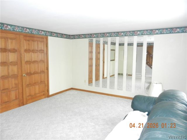 62 Deer Chase Rd Road, West Seneca, NY 14224
