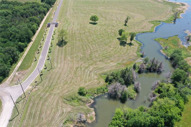 300 Shores Drive, Honey Grove, TX 75446
