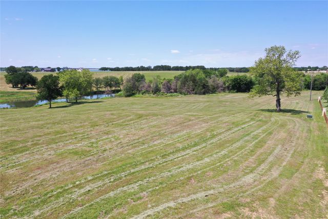 300 Shores Drive, Honey Grove, TX 75446