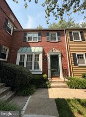 6718 KENWOOD FOREST LN #60, Chevy Chase, MD 20815
