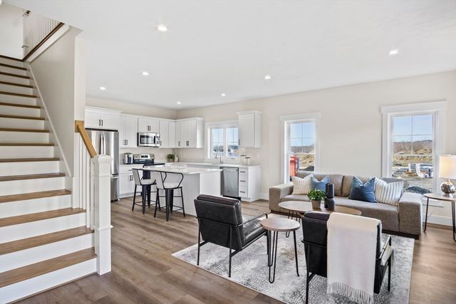 10 Baiting Brook Lane 67, Worcester, MA 01609