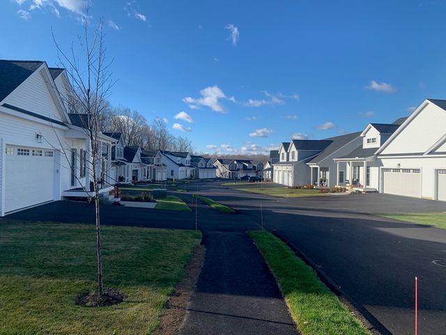 10 Baiting Brook Lane 67, Worcester, MA 01609