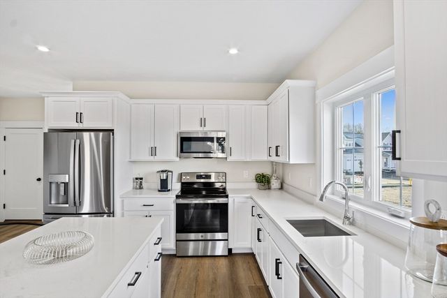 10 Baiting Brook Lane 67, Worcester, MA 01609