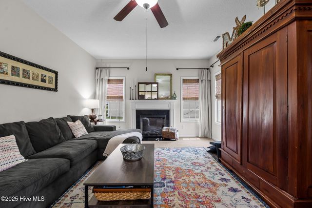 852 Dynasty Drive, Jacksonville, NC 28546