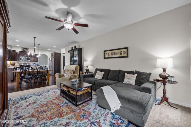 852 Dynasty Drive, Jacksonville, NC 28546