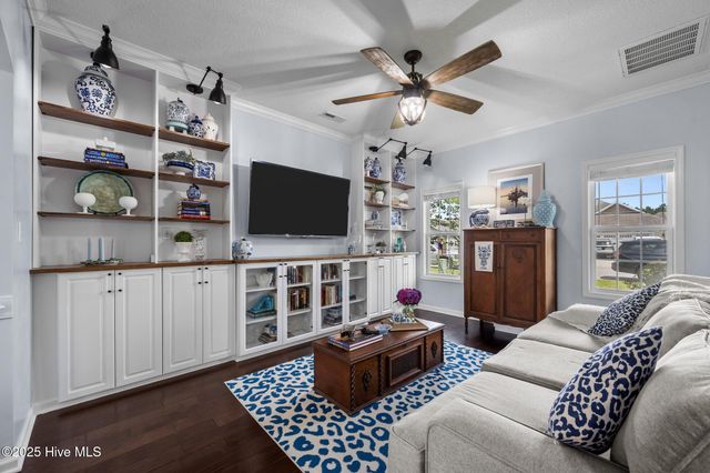 852 Dynasty Drive, Jacksonville, NC 28546