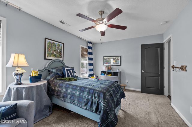 852 Dynasty Drive, Jacksonville, NC 28546