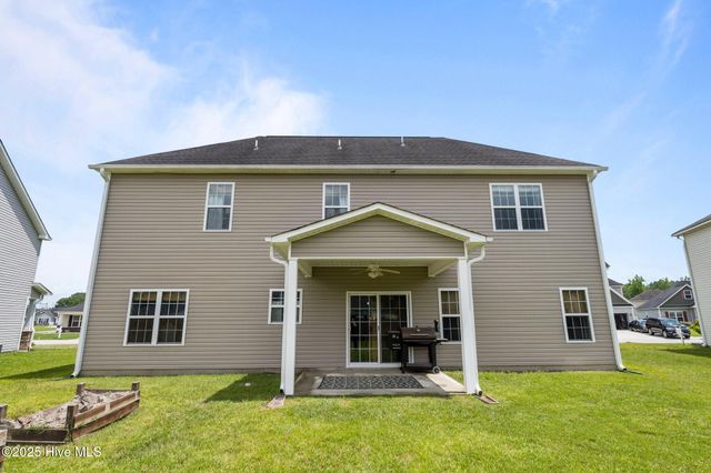 852 Dynasty Drive, Jacksonville, NC 28546