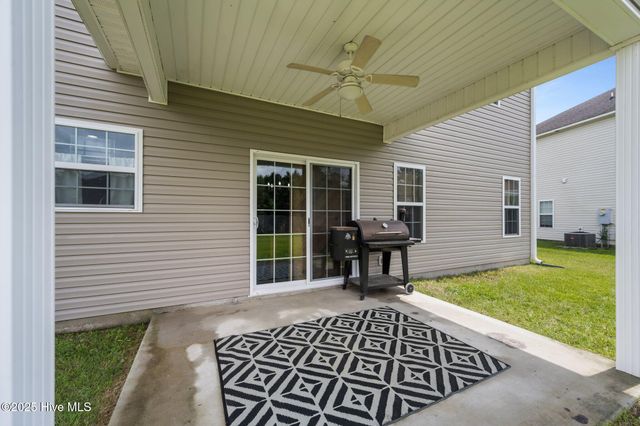 852 Dynasty Drive, Jacksonville, NC 28546