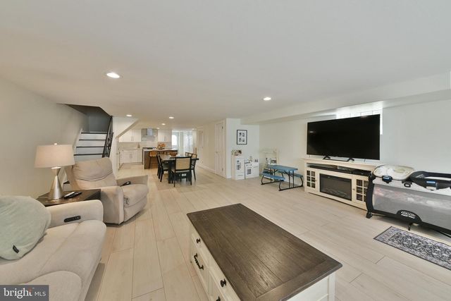 3137 DRAPER ST, Philadelphia, PA 19136