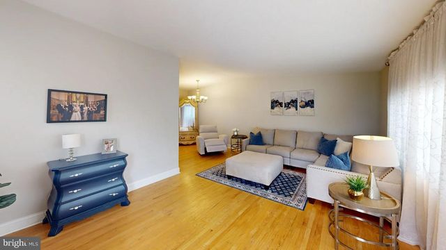 3137 DRAPER ST, Philadelphia, PA 19136