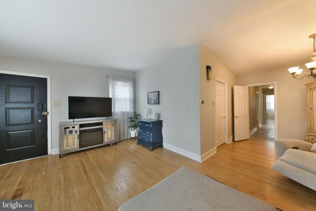 3137 DRAPER ST, Philadelphia, PA 19136