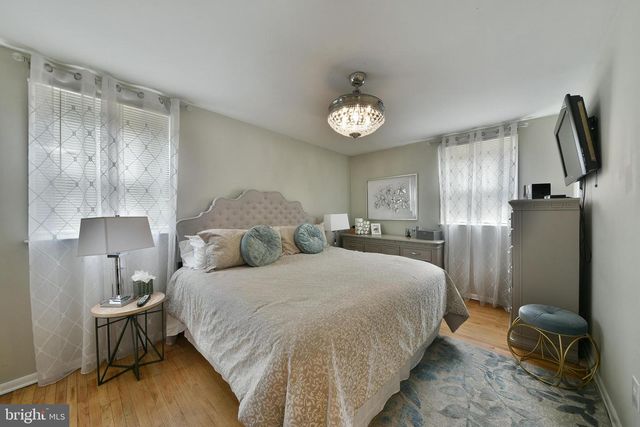 3137 DRAPER ST, Philadelphia, PA 19136