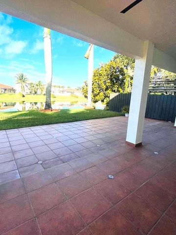 6762 SW 157th Ct, Miami, FL 33193