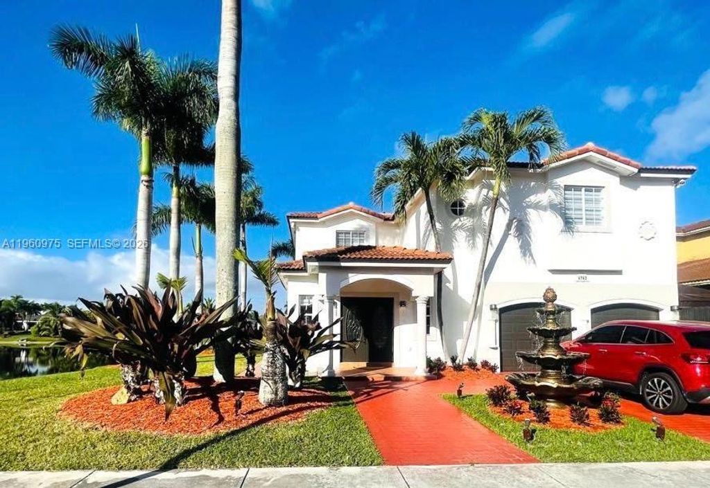 6762 SW 157th Ct, Miami, FL 33193